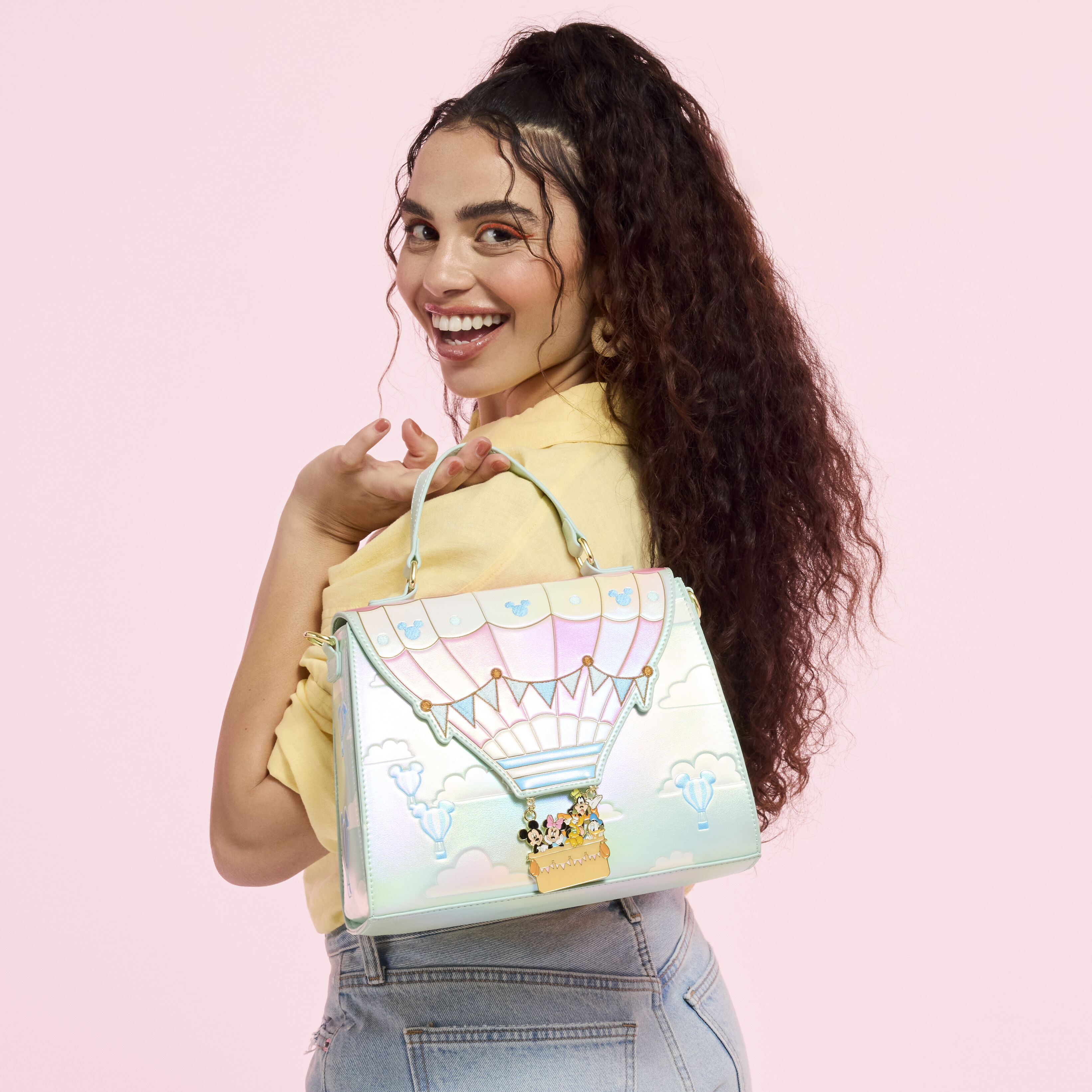 【Loungefly】ミッキー＆フレンズ 気球 2way クロスボディバッグ Mickey & Friends Hot Air Balloon Crossbody Bag | Loungefly